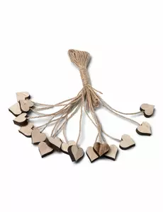 16 houten hartjes met touw