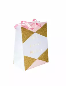 4 Miss wordt Madame roze en gouden kartonnen zakjes 15 x 20 cm